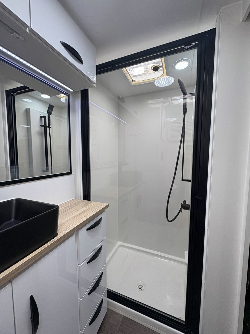 USED 2024 SUPREME TERRITORY CARAVAN 2 AXLE