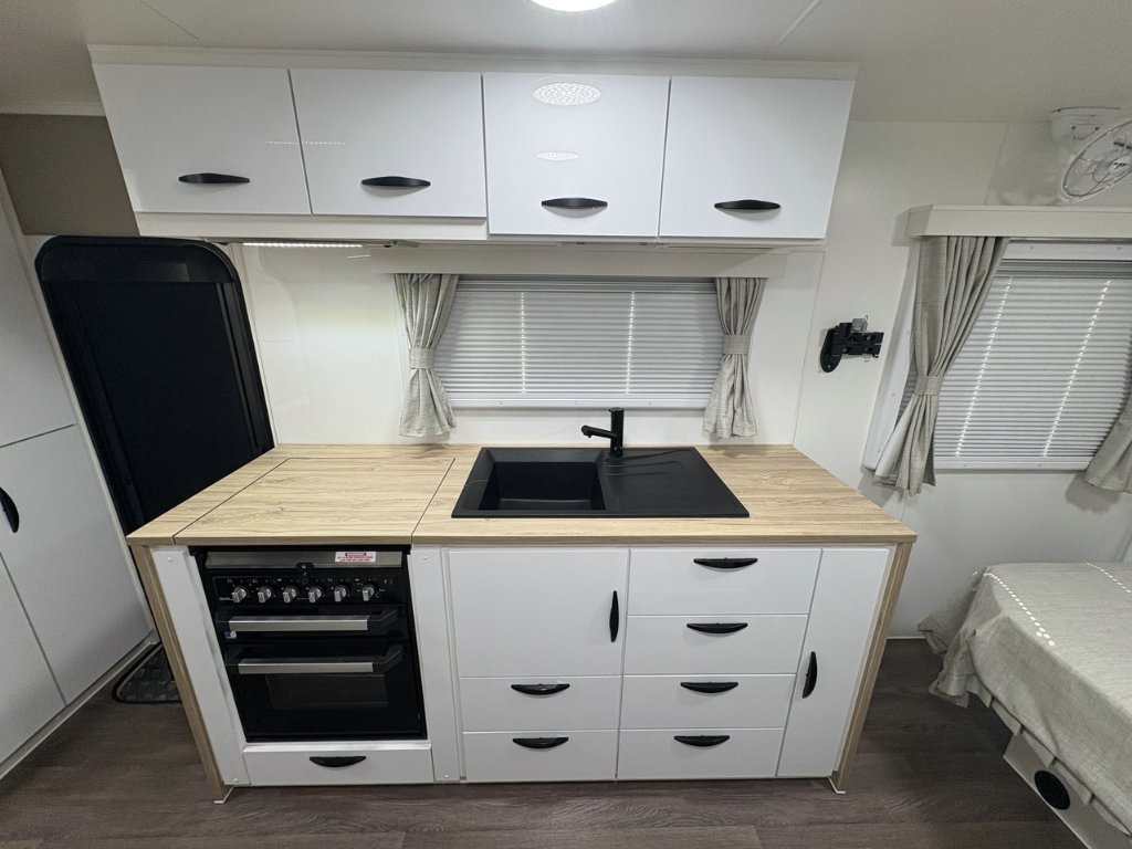 USED 2024 SUPREME TERRITORY CARAVAN 2 AXLE