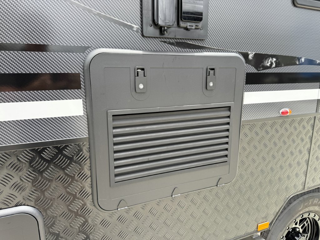 NEW 2025 SUPREME CLASSIC TOURER CARAVAN 1 AXLE