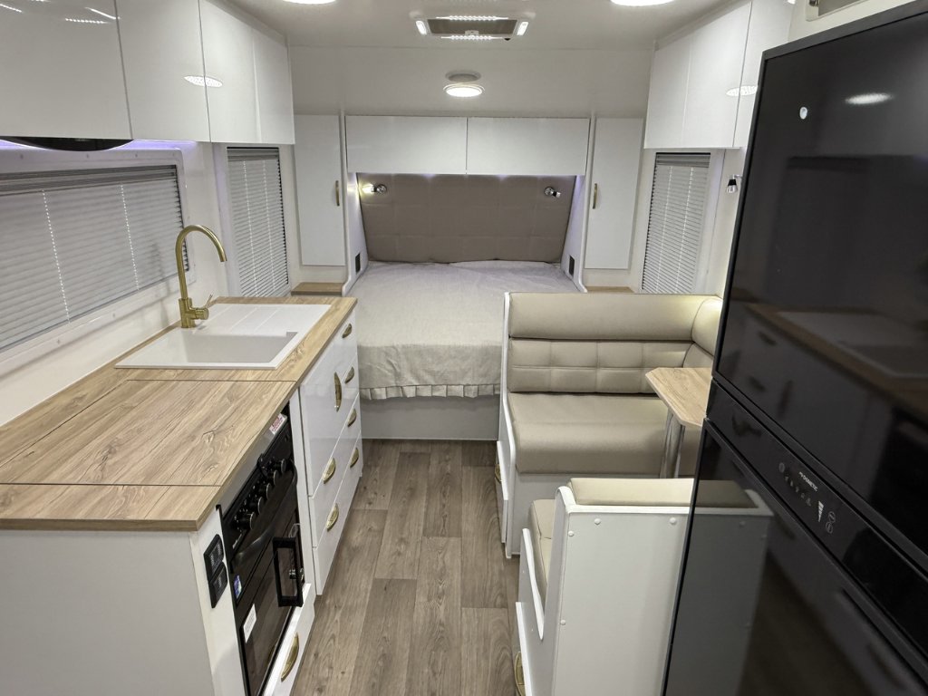 NEW 2025 SUPREME CLASSIC TOURER CARAVAN 1 AXLE