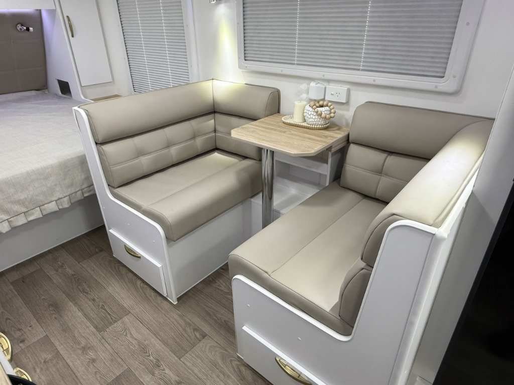 NEW 2025 SUPREME CLASSIC TOURER CARAVAN 1 AXLE