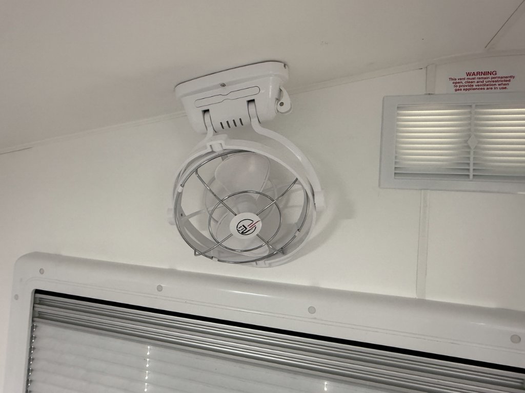 NEW 2025 SUPREME CLASSIC TOURER CARAVAN 1 AXLE