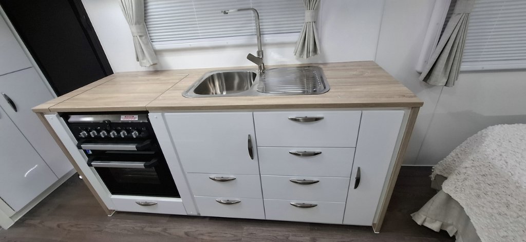 NEW 2025 SUPREME TERRITORY CARAVAN 2 AXLE