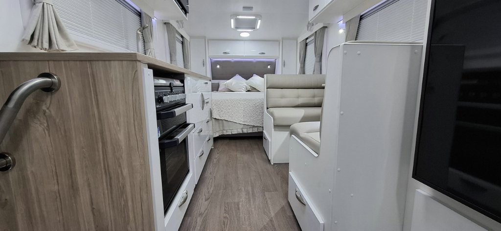 NEW 2025 SUPREME TERRITORY CARAVAN 2 AXLE