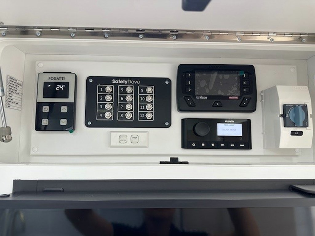 NEW 2025 SUPREME EXECUTIVE CARAVAN 2 AXLE