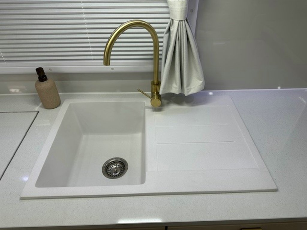 NEW 2025 SUPREME EXECUTIVE CARAVAN 2 AXLE