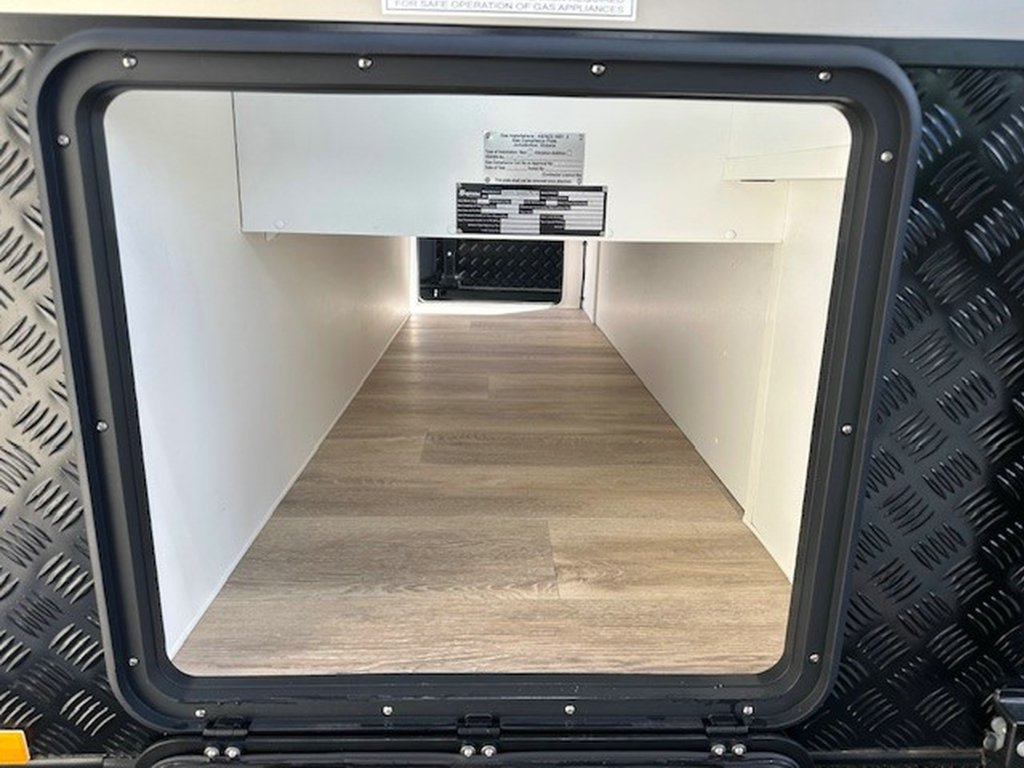 NEW 2025 SUPREME EXECUTIVE CARAVAN 2 AXLE