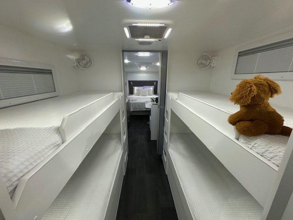 NEW 2025 LEADER CARAVANS GOLD LE CARAVAN 2 AXLE