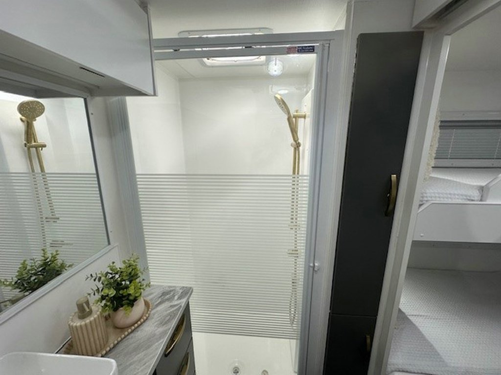 NEW 2025 LEADER CARAVANS GOLD LE CARAVAN 2 AXLE