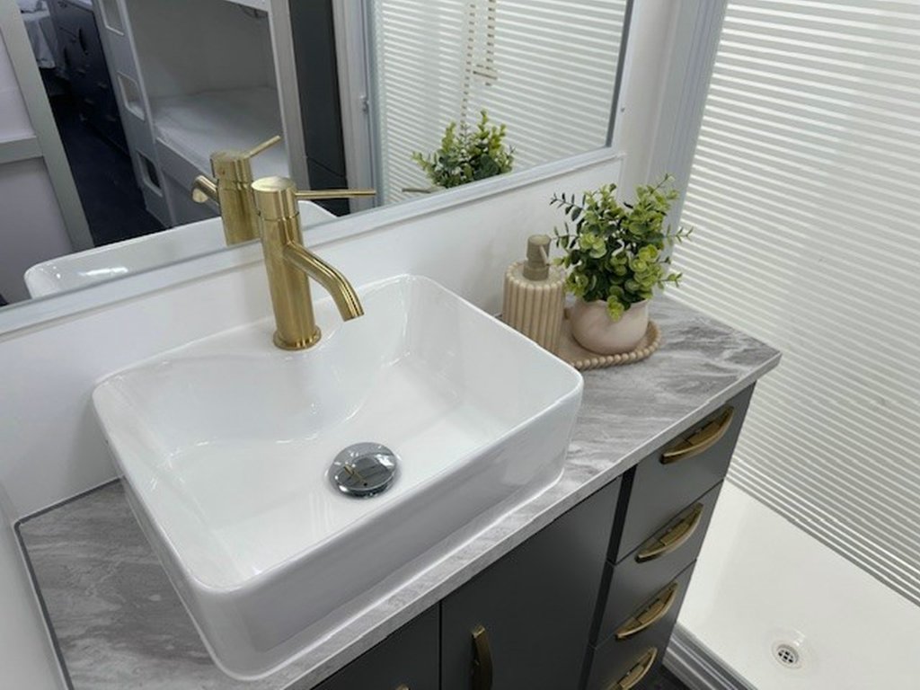 NEW 2025 LEADER CARAVANS GOLD LE CARAVAN 2 AXLE