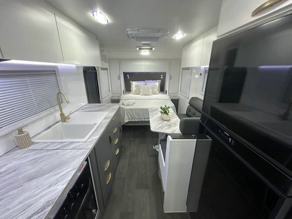 NEW 2025 LEADER CARAVANS GOLD LE CARAVAN 2 AXLE