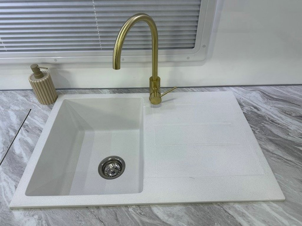 NEW 2025 LEADER CARAVANS GOLD LE CARAVAN 2 AXLE