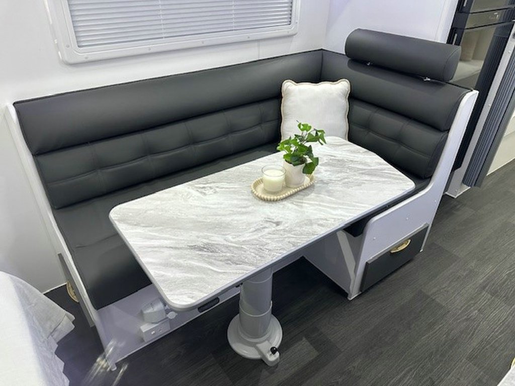 NEW 2025 LEADER CARAVANS GOLD LE CARAVAN 2 AXLE