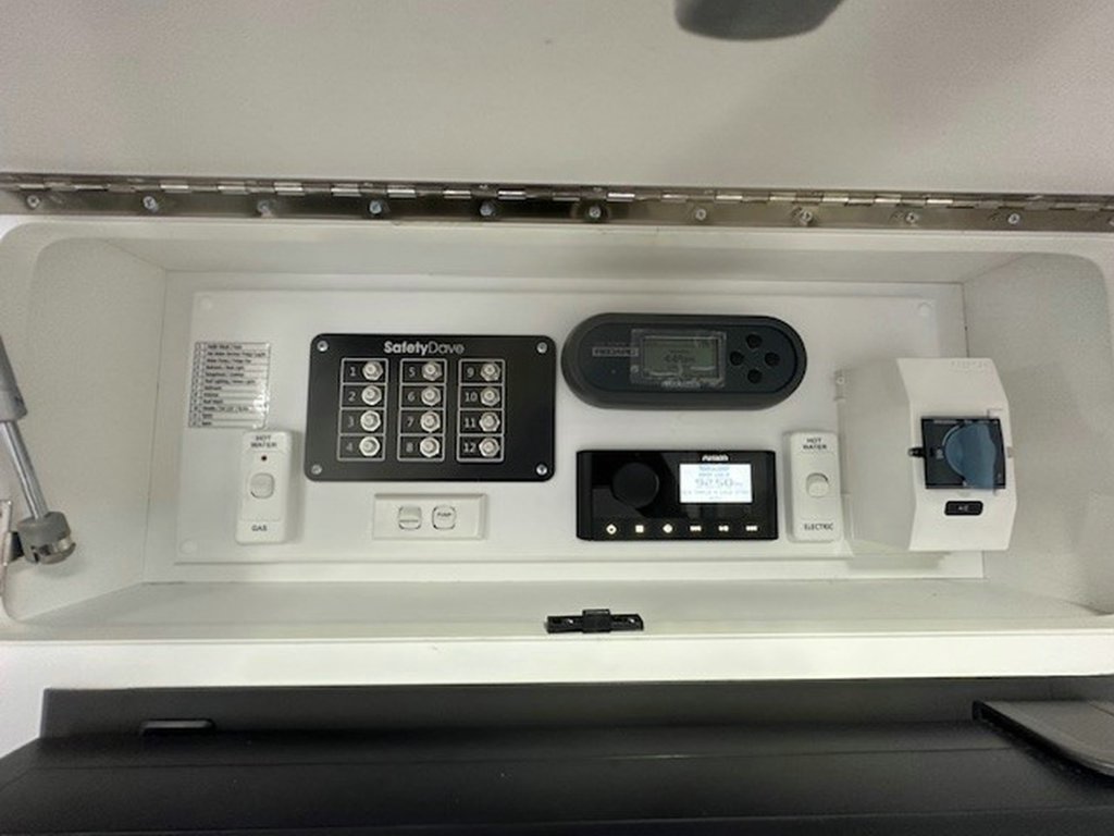 NEW 2025 LEADER CARAVANS GOLD LE CARAVAN 2 AXLE