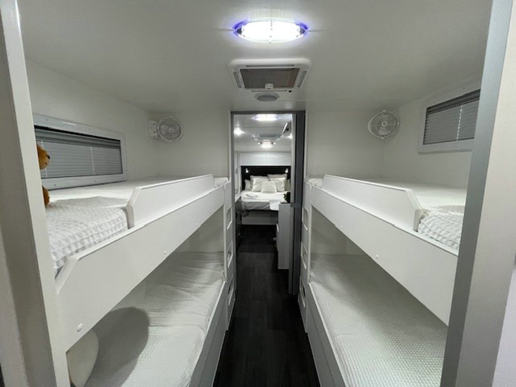 NEW 2025 LEADER CARAVANS GOLD LE CARAVAN 2 AXLE