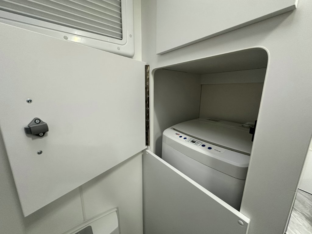 NEW 2025 LEADER CARAVANS GOLD LE CARAVAN 2 AXLE
