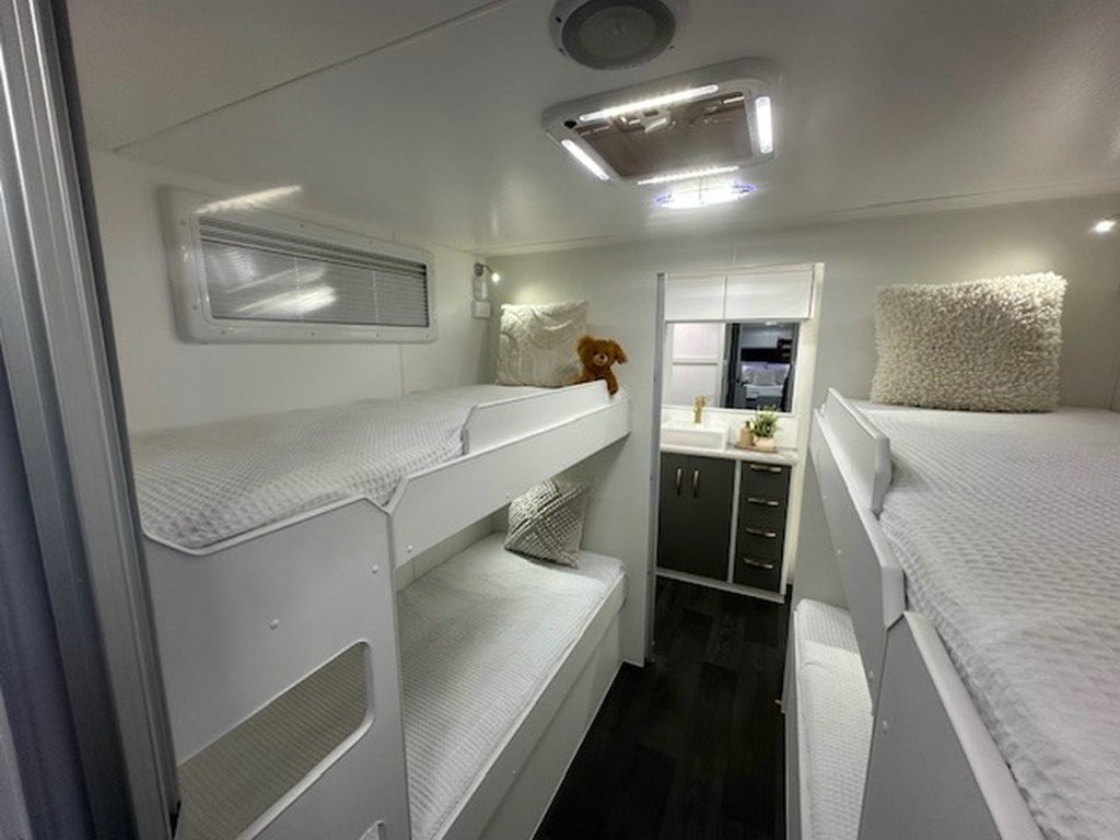 NEW 2025 LEADER CARAVANS GOLD LE CARAVAN 2 AXLE