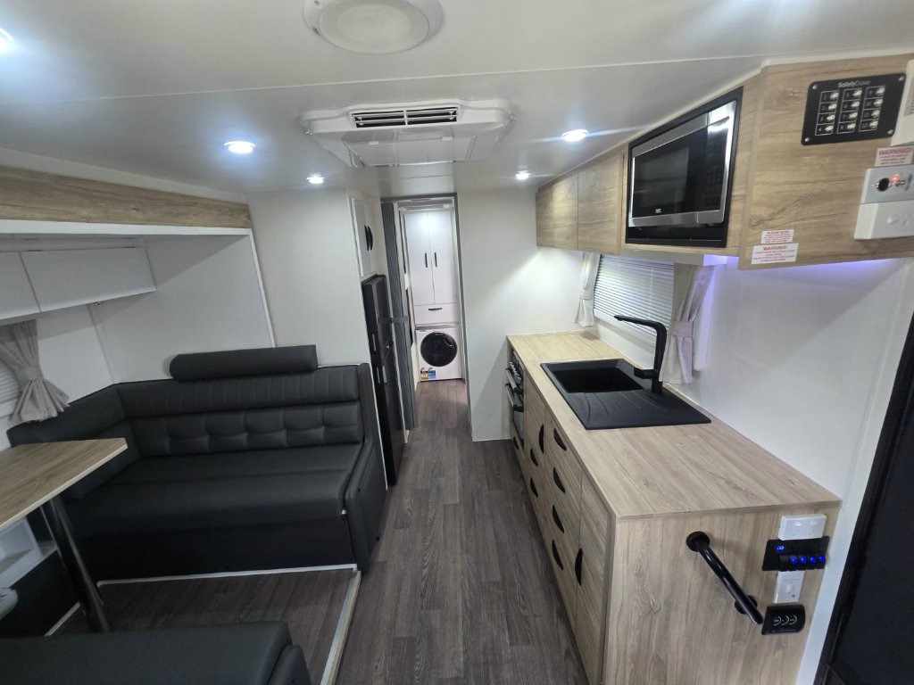 NEW 2025 LEADER CARAVANS PALLADIUM CARAVAN 2 AXLE