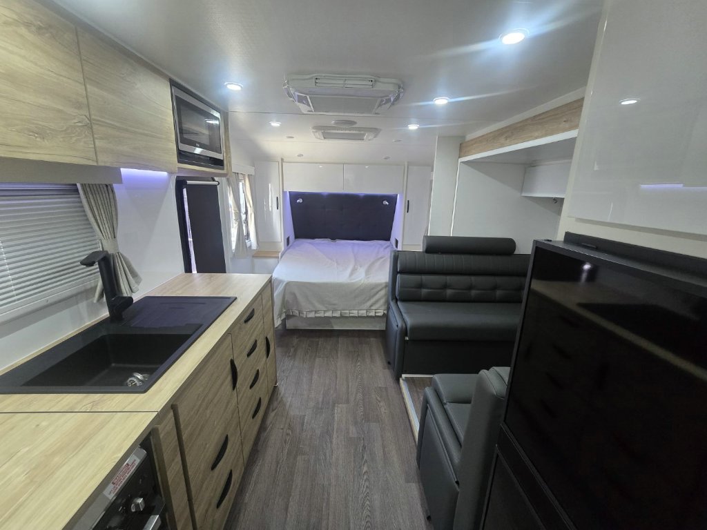 NEW 2025 LEADER CARAVANS PALLADIUM CARAVAN 2 AXLE