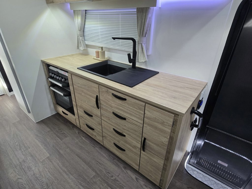 NEW 2025 LEADER CARAVANS PALLADIUM CARAVAN 2 AXLE