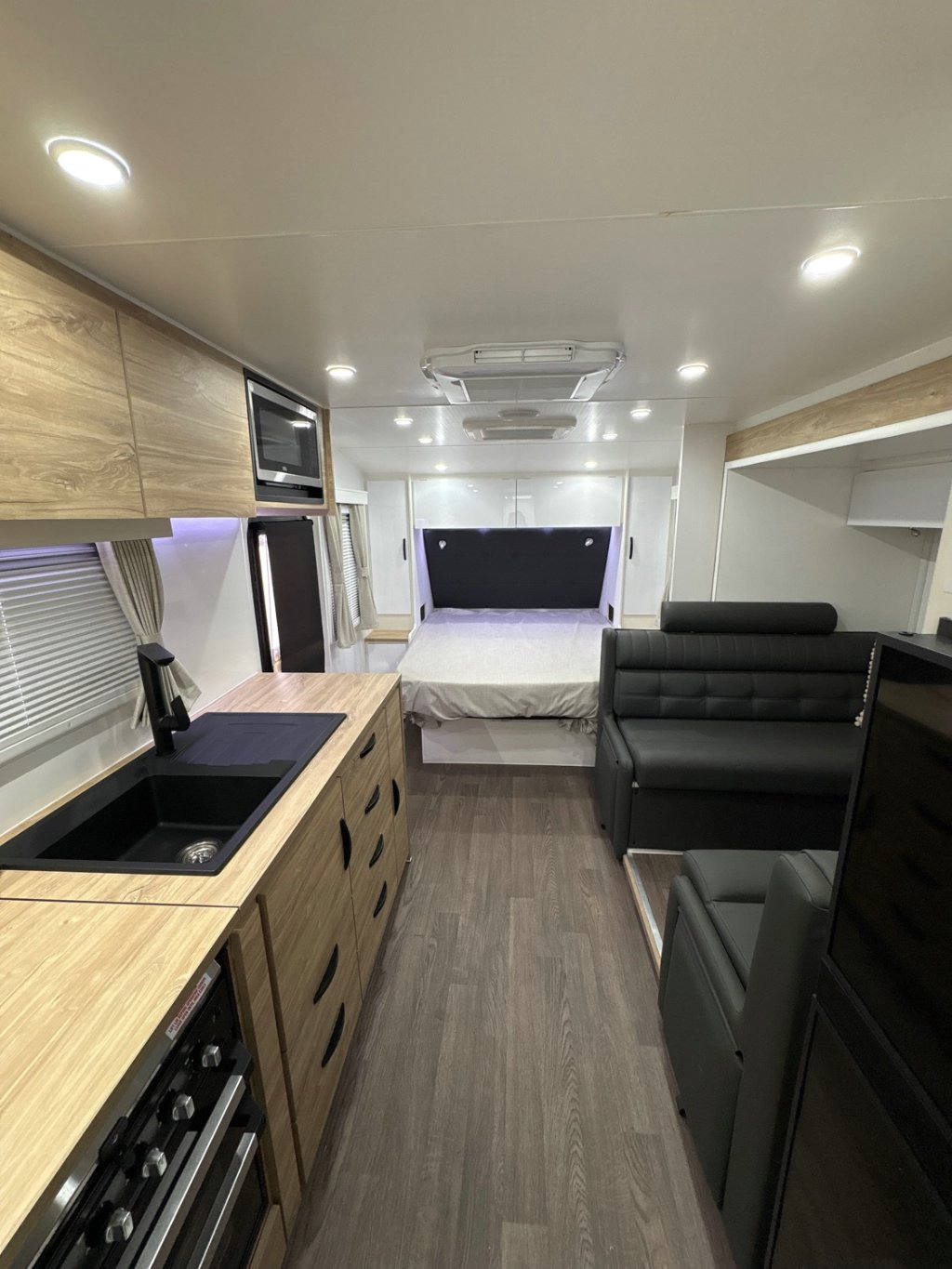 NEW 2025 LEADER CARAVANS PALLADIUM CARAVAN 2 AXLE
