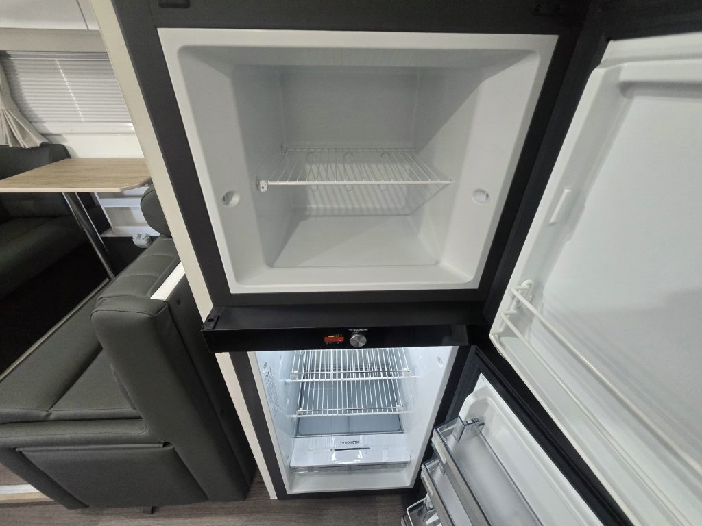 NEW 2025 LEADER CARAVANS PALLADIUM CARAVAN 2 AXLE