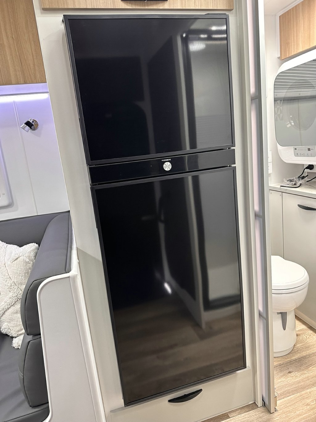 NEW 2026 SUPREME CLASSIC TOURER CARAVAN 2 AXLE