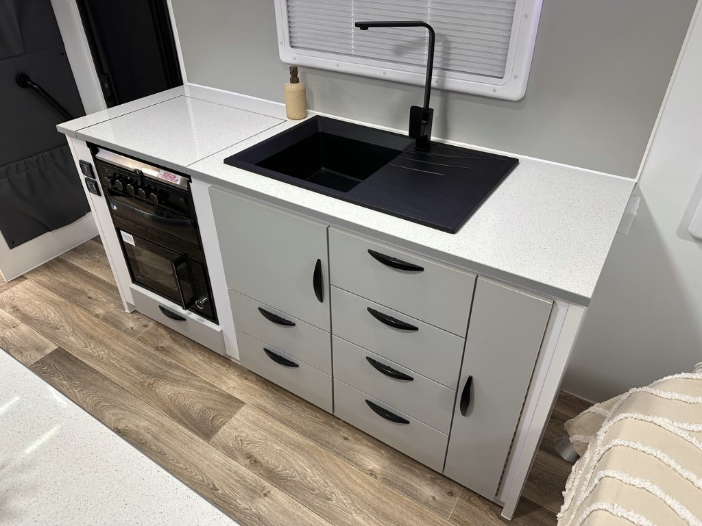 NEW 2026 SUPREME CLASSIC TOURER CARAVAN 2 AXLE