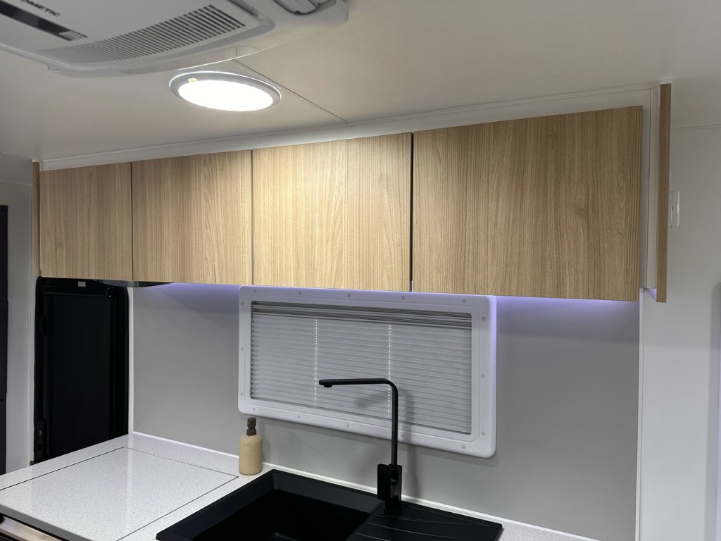 NEW 2026 SUPREME CLASSIC TOURER CARAVAN 2 AXLE