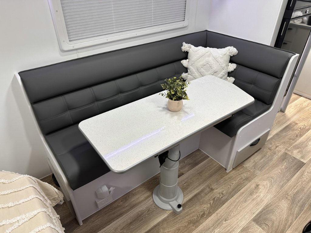 NEW 2026 SUPREME CLASSIC TOURER CARAVAN 2 AXLE