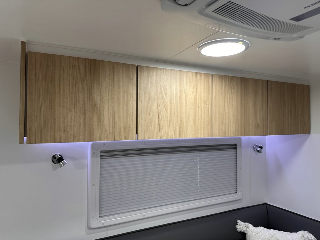 NEW 2026 SUPREME CLASSIC TOURER CARAVAN 2 AXLE