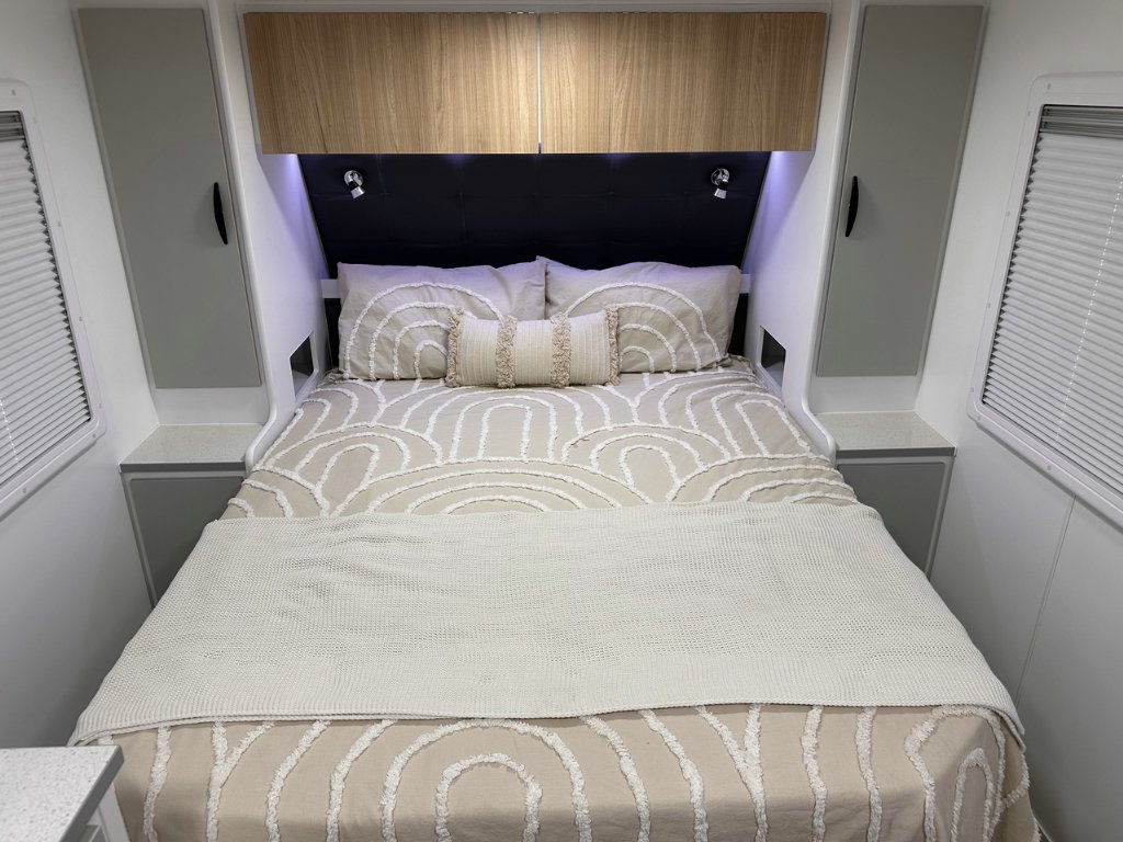 NEW 2026 SUPREME CLASSIC TOURER CARAVAN 2 AXLE