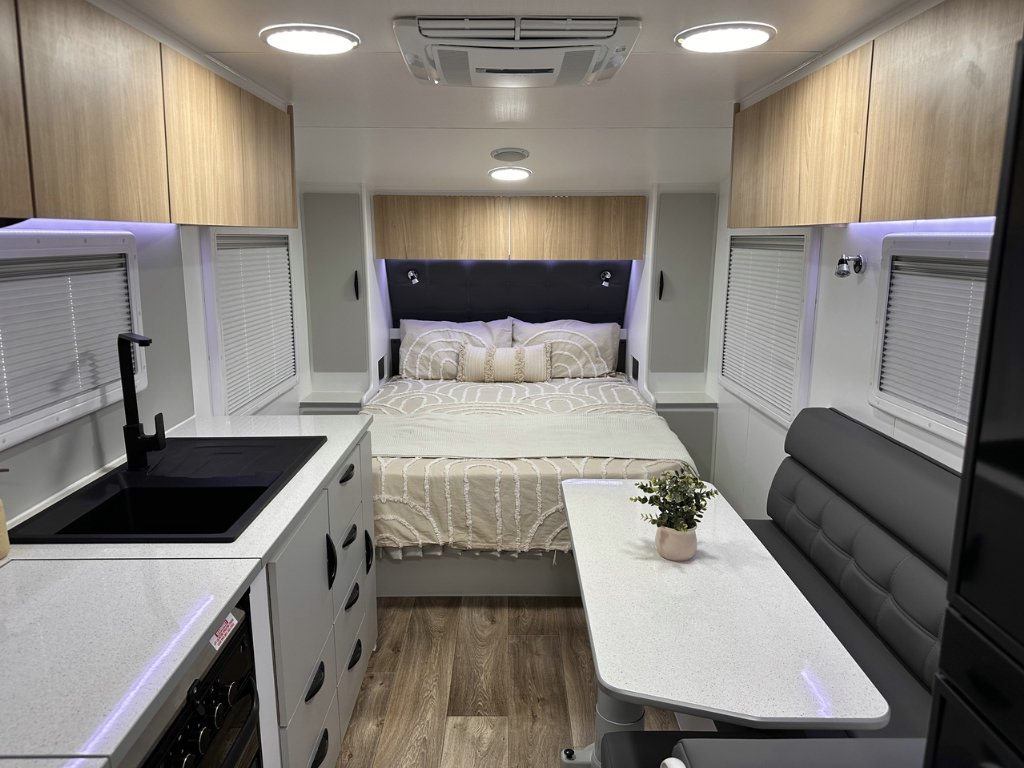 NEW 2026 SUPREME CLASSIC TOURER CARAVAN 2 AXLE