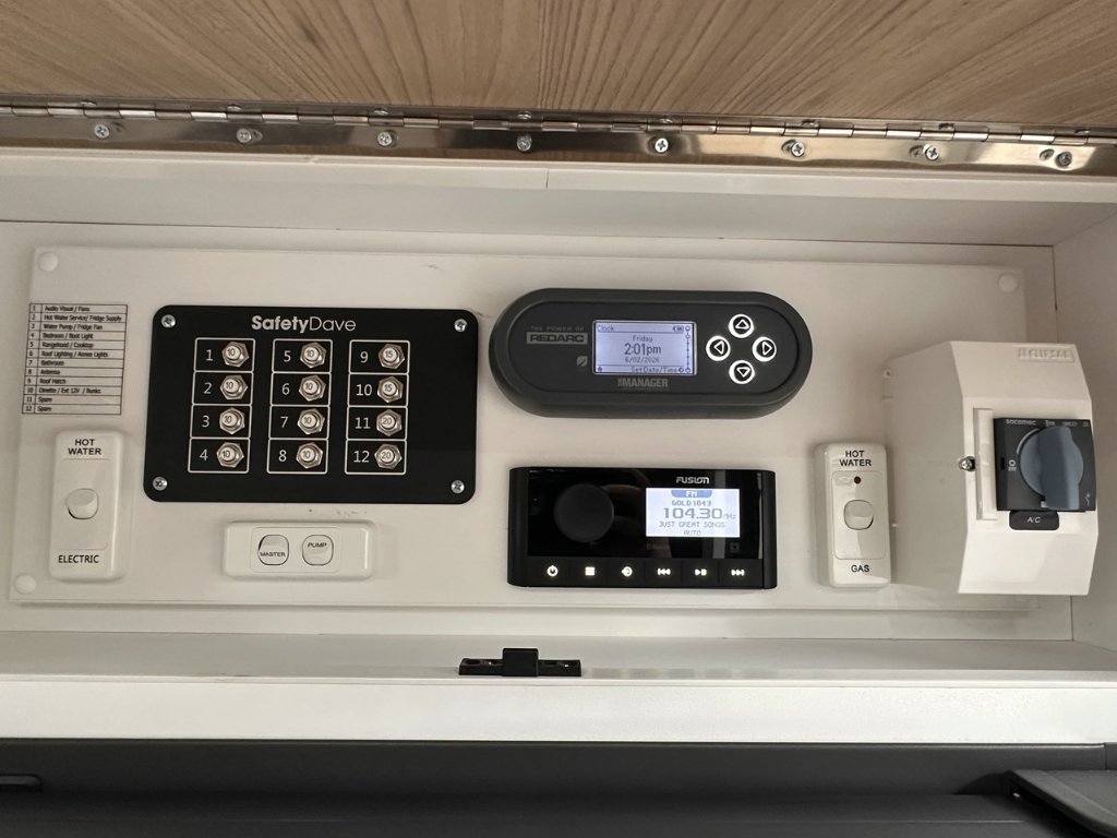 NEW 2026 SUPREME CLASSIC TOURER CARAVAN 2 AXLE