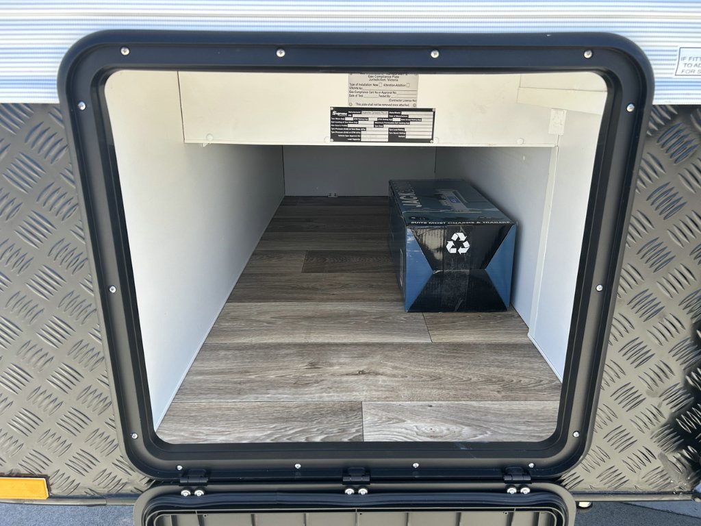 NEW 2026 SUPREME CLASSIC TOURER CARAVAN 2 AXLE