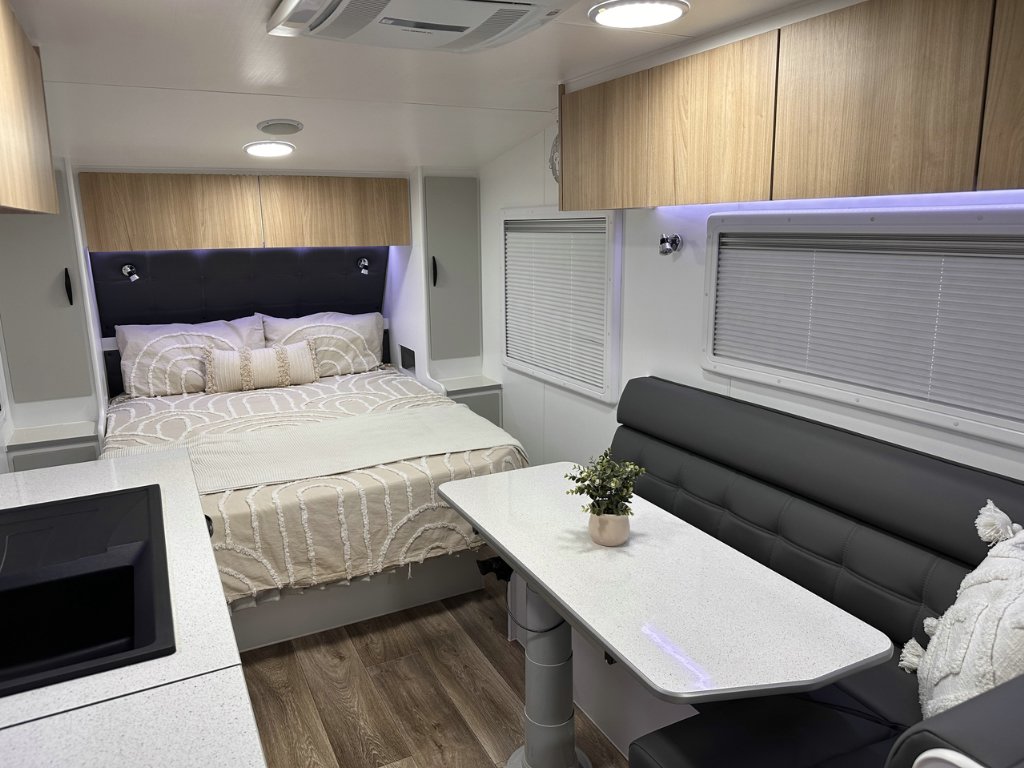 NEW 2026 SUPREME CLASSIC TOURER CARAVAN 2 AXLE