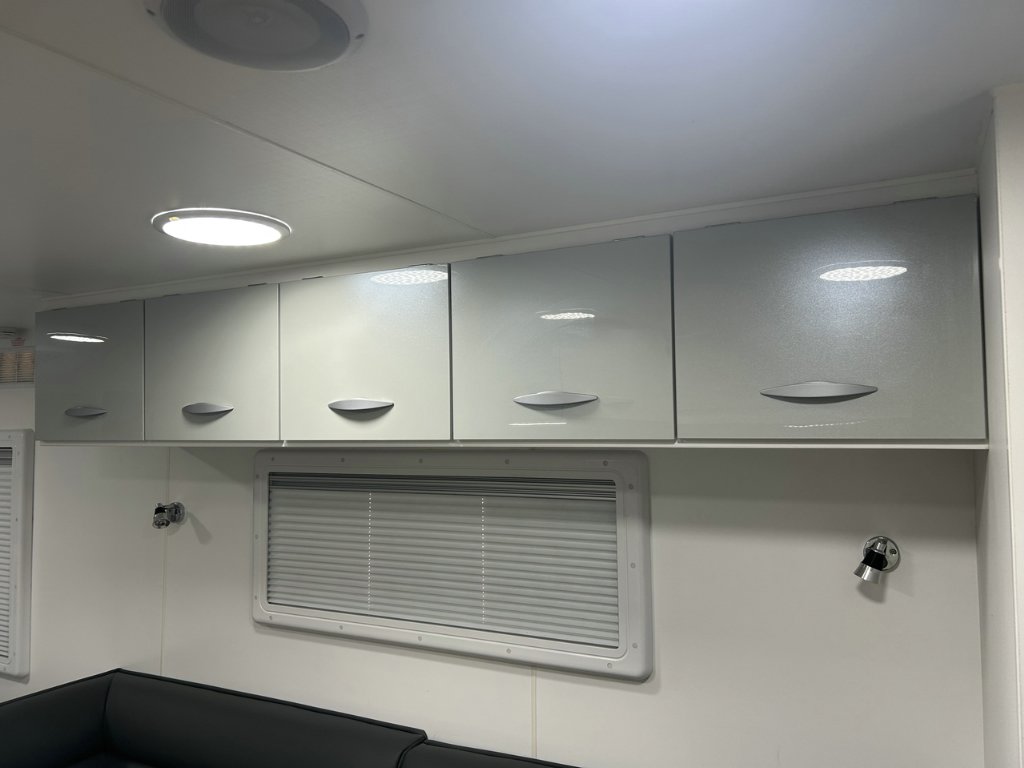 USED 2023 SUPREME CLASSIC TOURER CARAVAN 2 AXLE