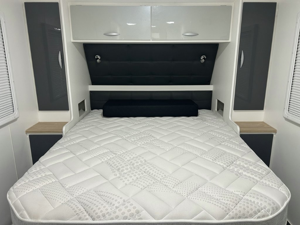 USED 2023 SUPREME CLASSIC TOURER CARAVAN 2 AXLE