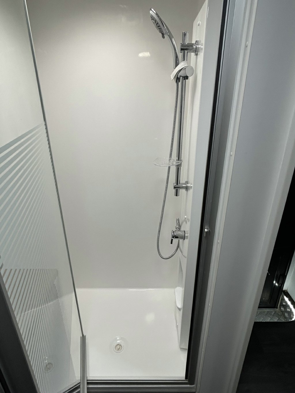 USED 2023 SUPREME CLASSIC TOURER CARAVAN 2 AXLE