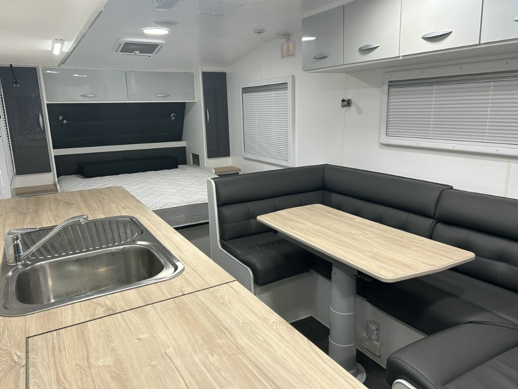 USED 2023 SUPREME CLASSIC TOURER CARAVAN 2 AXLE