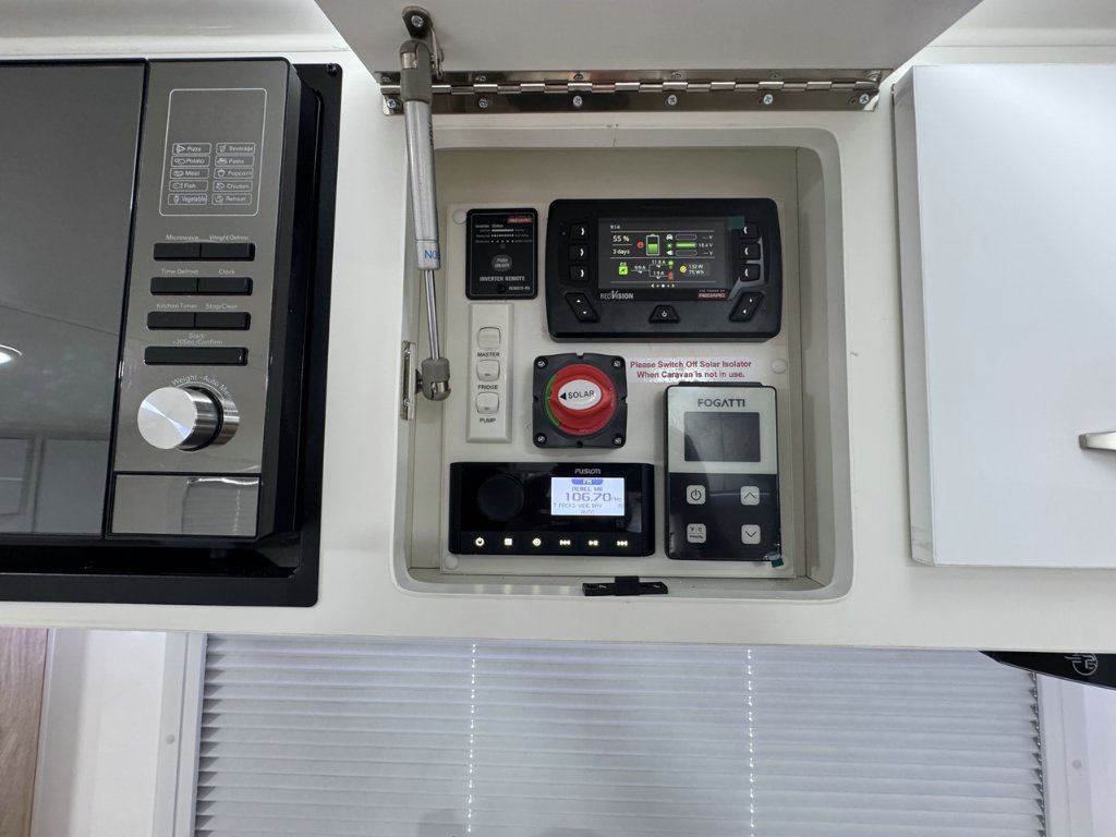 NEW 2025 SUPREME ECLIPSE SUNRAY CARAVAN 1 AXLE