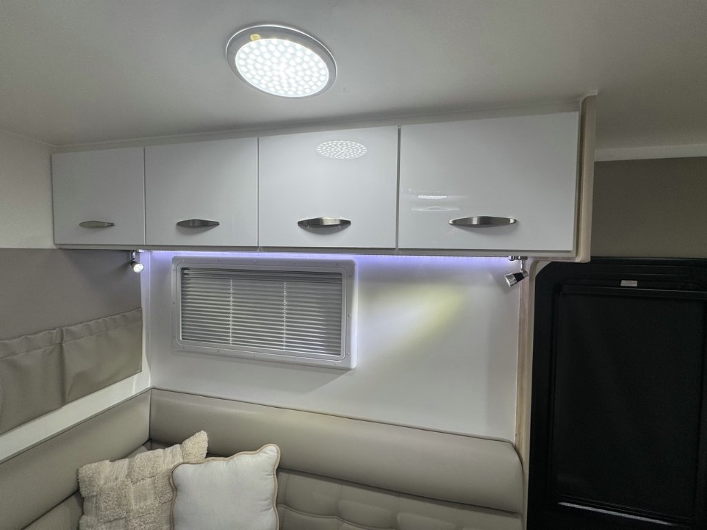 NEW 2025 SUPREME ECLIPSE SUNRAY CARAVAN 1 AXLE