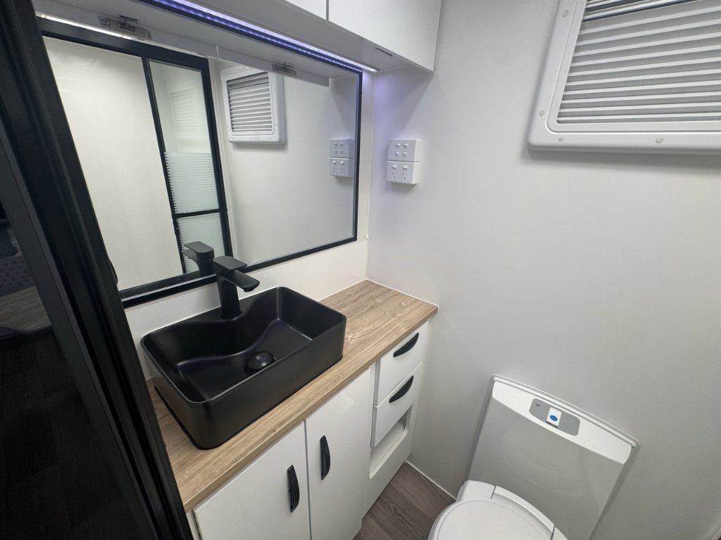 NEW 2026 LEADER CARAVANS GOLD LE CARAVAN 2 AXLE