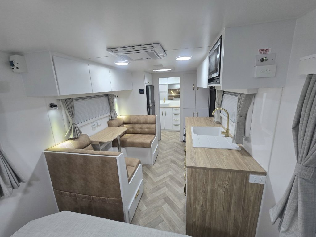 NEW 2025 SUPREME TERRITORY CARAVAN 2 AXLE