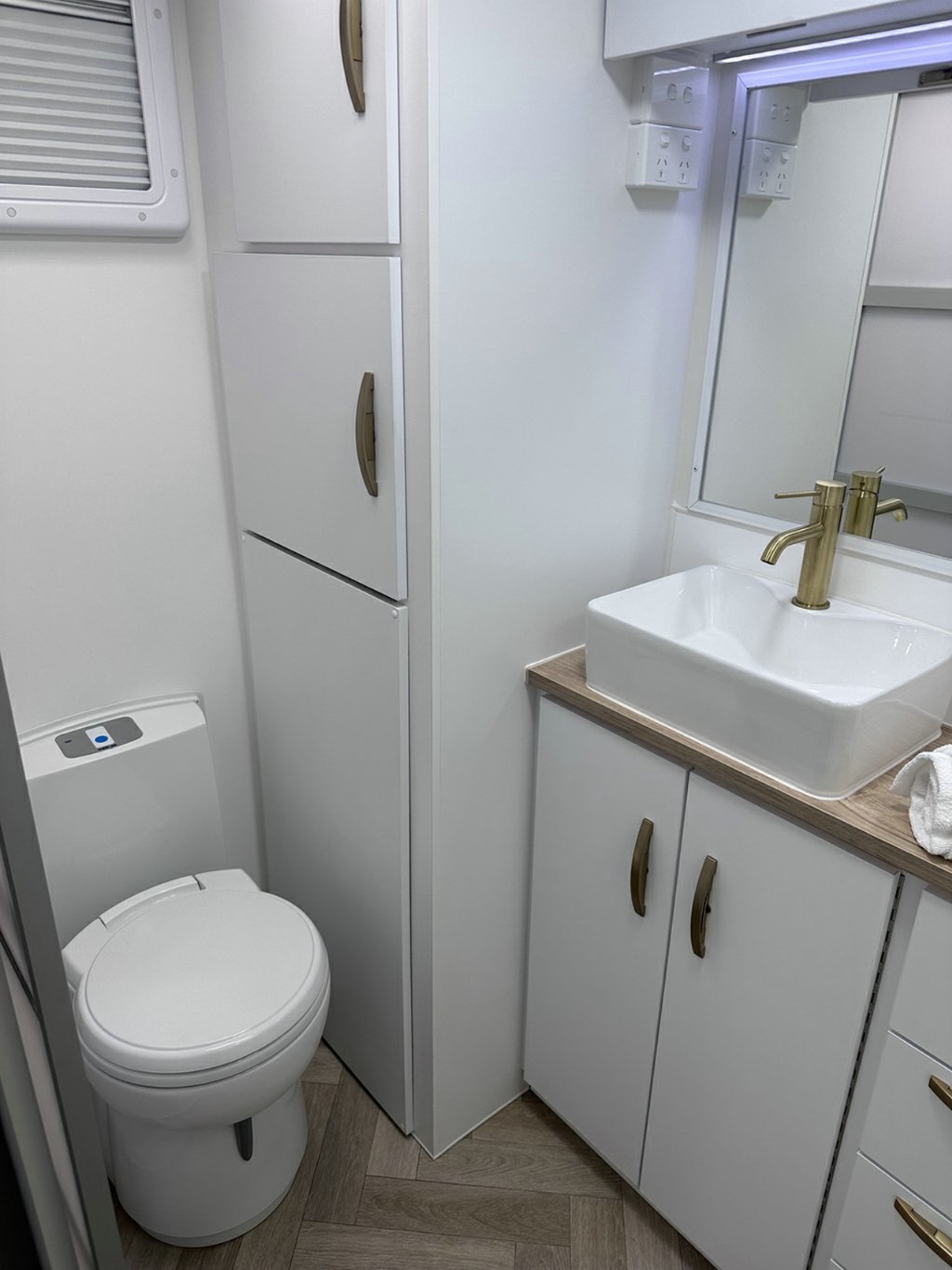 NEW 2025 SUPREME TERRITORY CARAVAN 2 AXLE