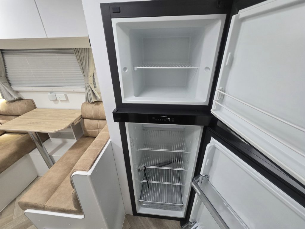 NEW 2025 SUPREME TERRITORY CARAVAN 2 AXLE