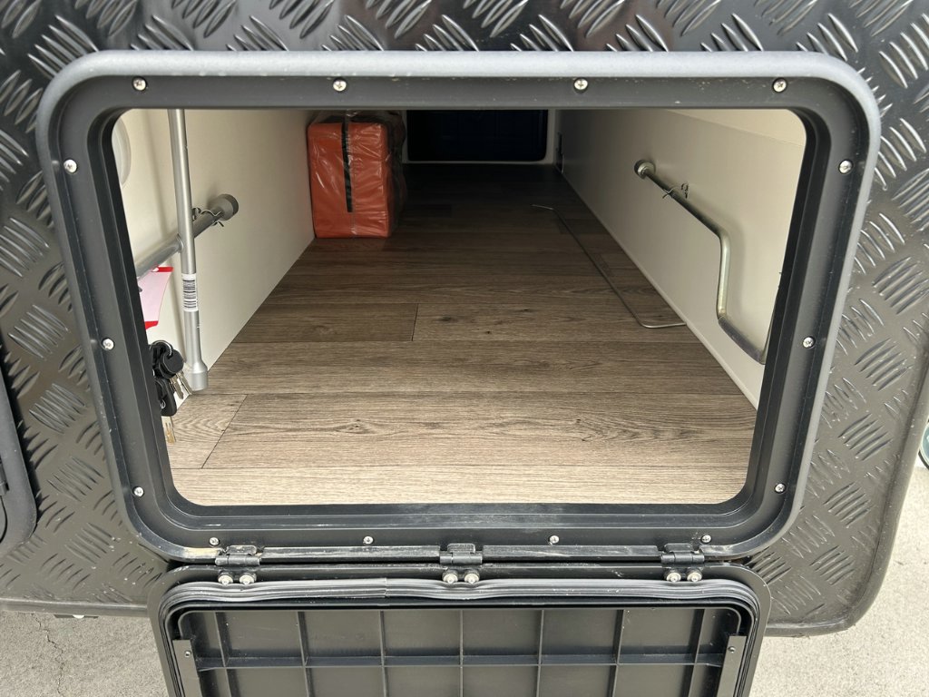 NEW 2025 SUPREME TERRITORY HYBRID CARAVAN 1 AXLE