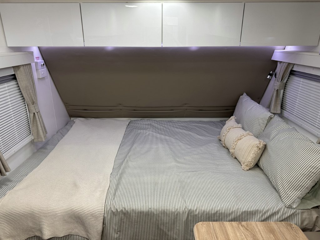 NEW 2025 SUPREME TERRITORY HYBRID CARAVAN 1 AXLE