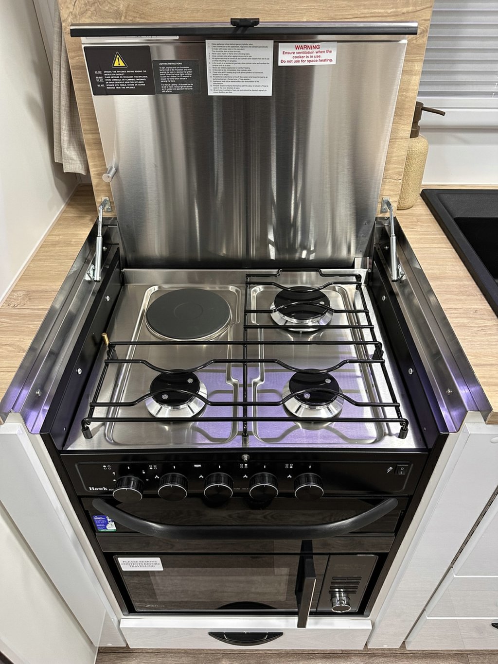 NEW 2025 SUPREME TERRITORY HYBRID CARAVAN 1 AXLE