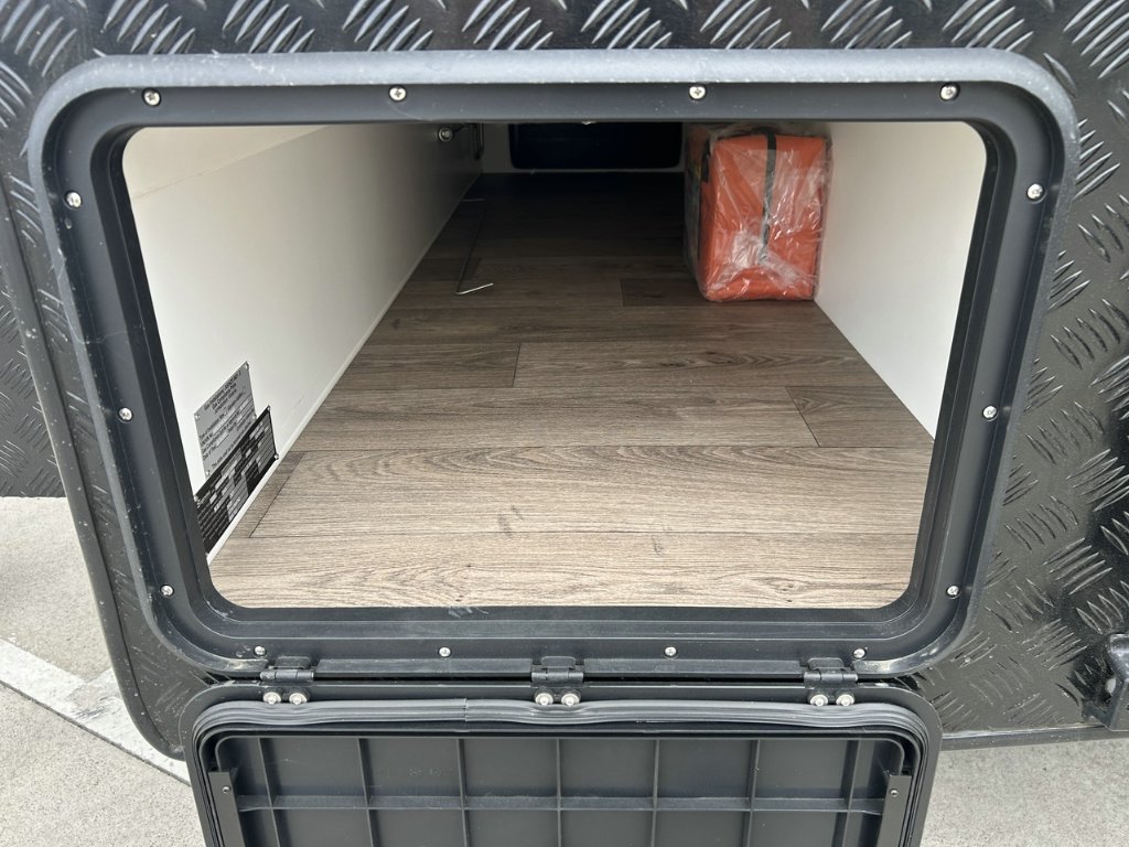 NEW 2025 SUPREME TERRITORY HYBRID CARAVAN 1 AXLE